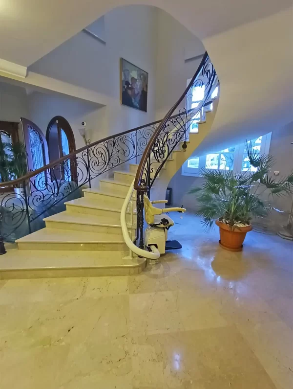 engelli merdiven asansörü