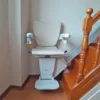 iç mekan yaşlı merdiven asansör